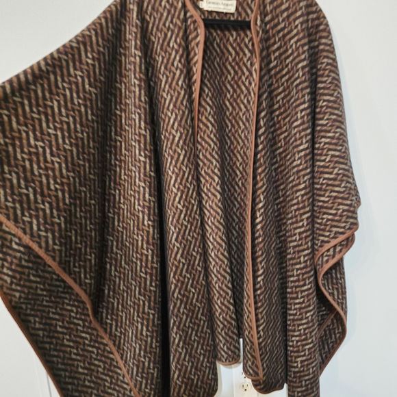 Giorgio Armani Wool Poncho | Made in Italy - Picture 3 of 7